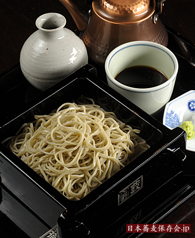 「上野藪蕎麦」の伝統の二八そば